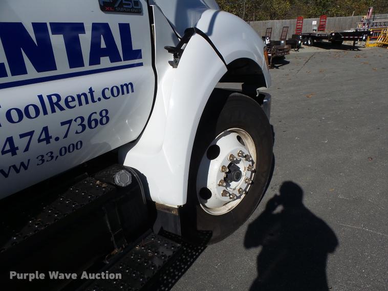 image for item K5590 2006 Ford F750 Super Duty rollback truck