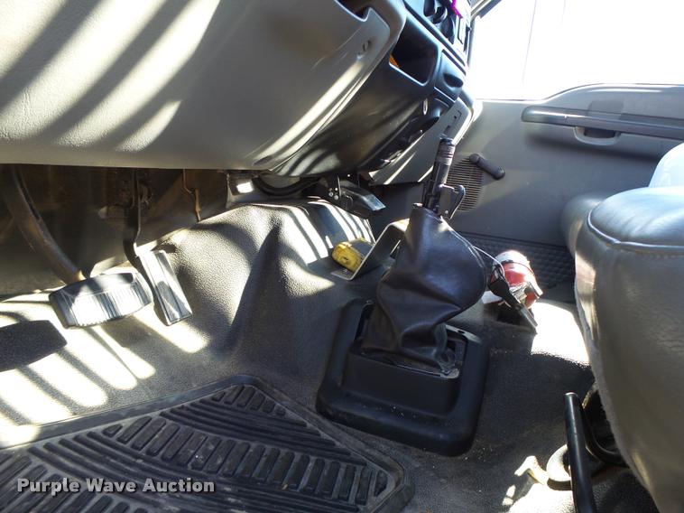 image for item K5590 2006 Ford F750 Super Duty rollback truck