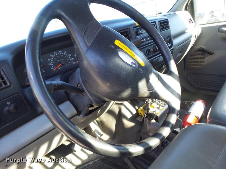 image for item K5590 2006 Ford F750 Super Duty rollback truck