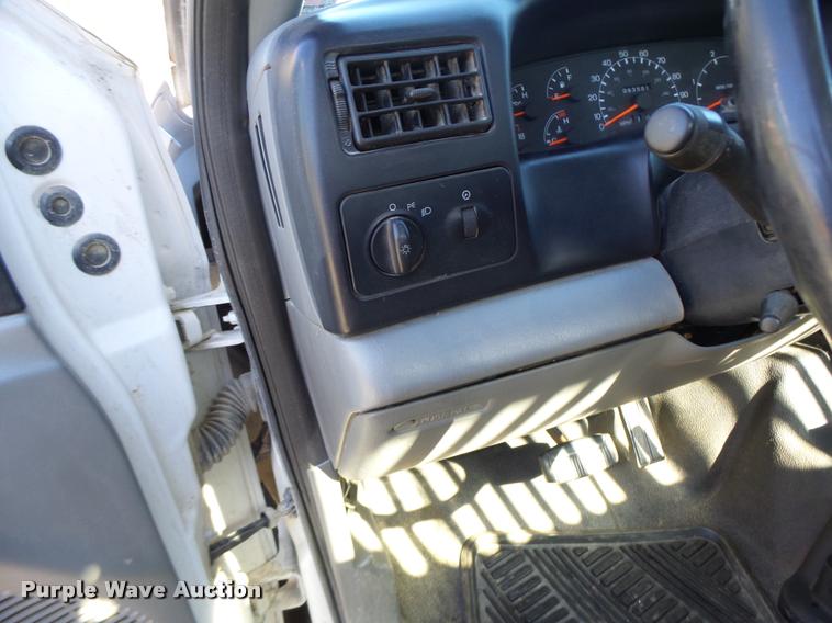 image for item K5590 2006 Ford F750 Super Duty rollback truck