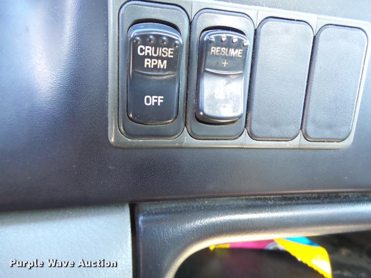 image for item K5590 2006 Ford F750 Super Duty rollback truck