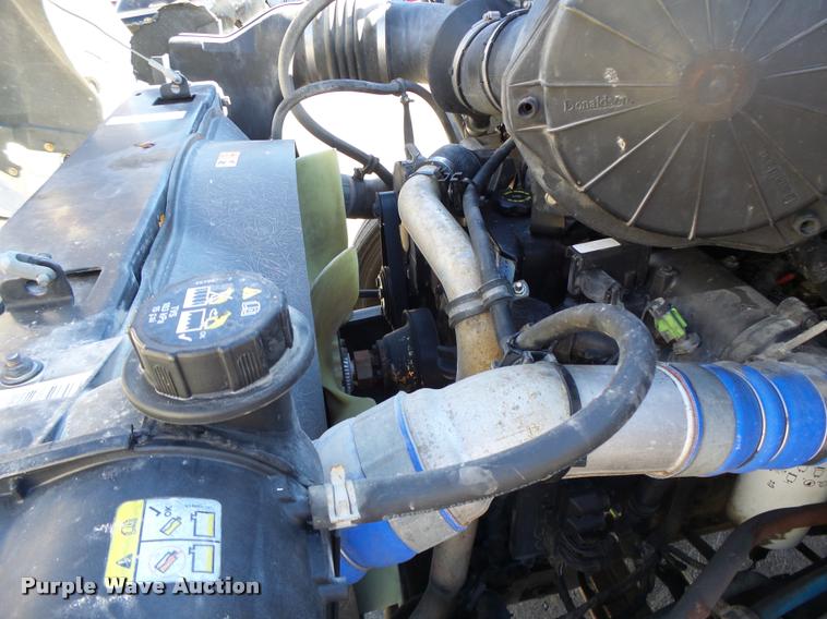 image for item K5590 2006 Ford F750 Super Duty rollback truck