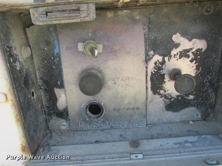 image for item K6221 Ingersoll Rand 100 air compressor