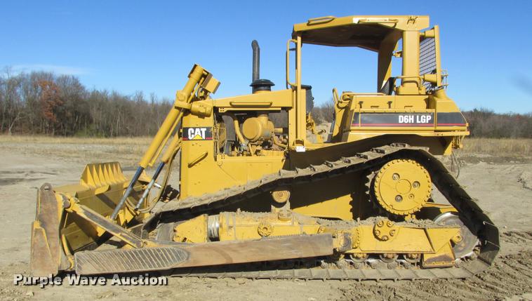 image for item K6222 1995 Caterpillar D6H LGP dozer