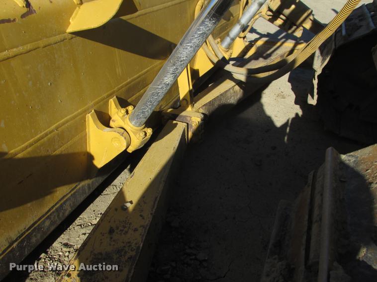 image for item K6222 1995 Caterpillar D6H LGP dozer