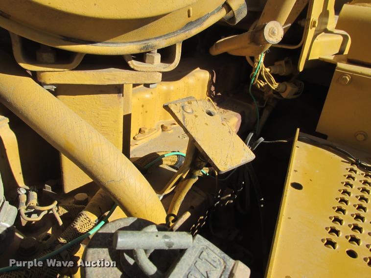 image for item K6222 1995 Caterpillar D6H LGP dozer