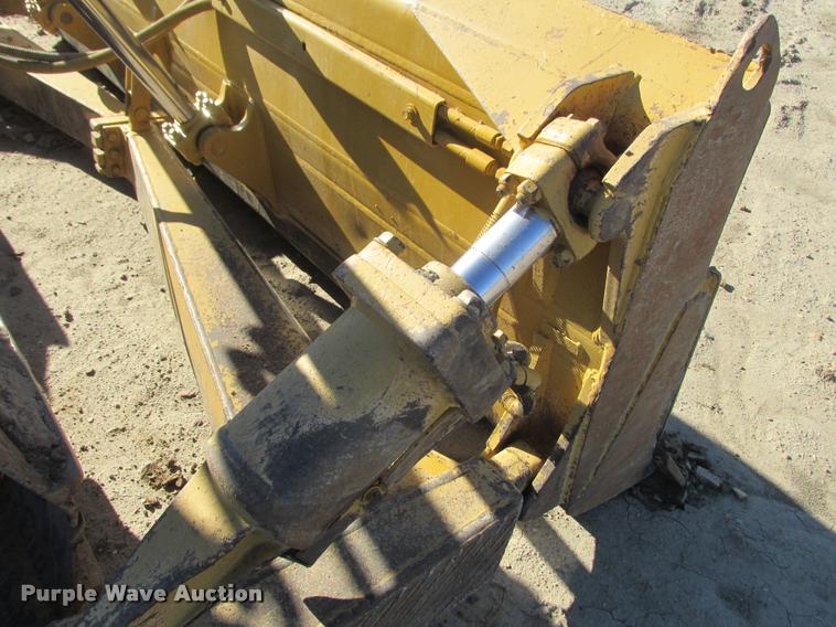 image for item K6222 1995 Caterpillar D6H LGP dozer