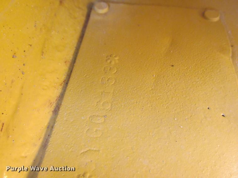 image for item K6222 1995 Caterpillar D6H LGP dozer