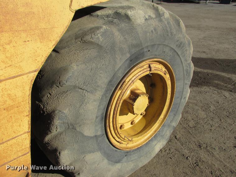 image for item K6225 1979 Caterpillar 613B elevating scraper