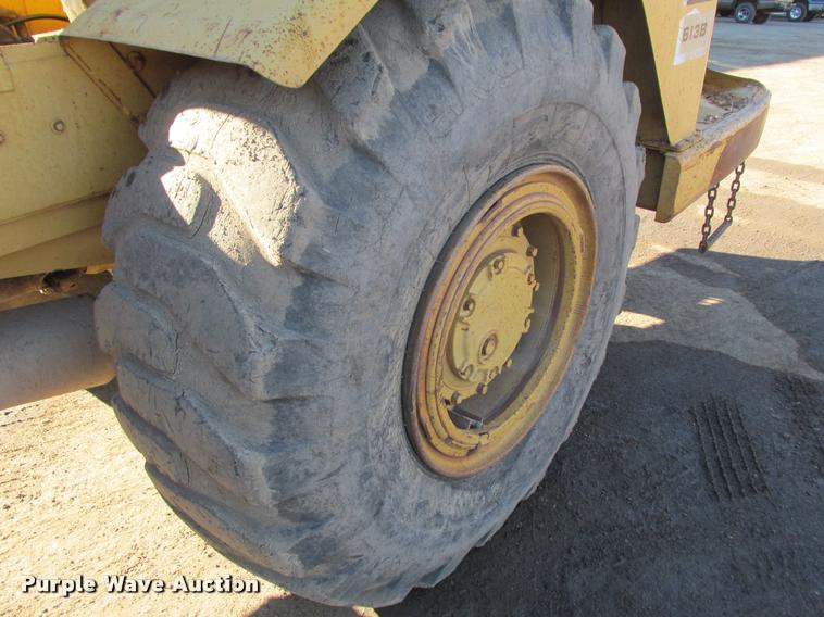 image for item K6225 1979 Caterpillar 613B elevating scraper