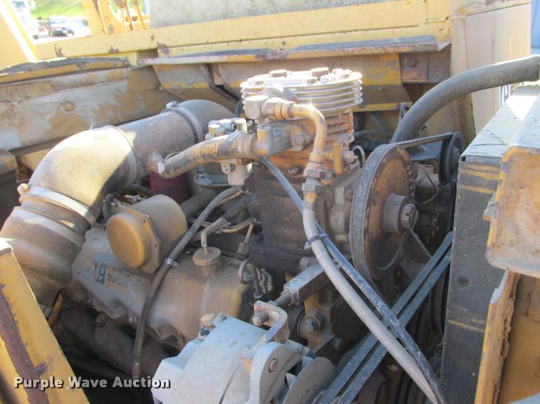 image for item K6225 1979 Caterpillar 613B elevating scraper