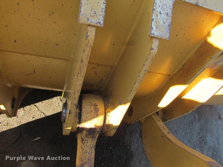 image for item K6226 1999 Caterpillar 966G wheel loader