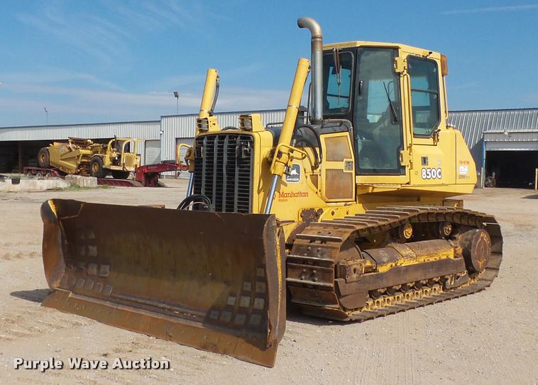 image for item K7006 2000 John Deere 850C LT Series II dozer