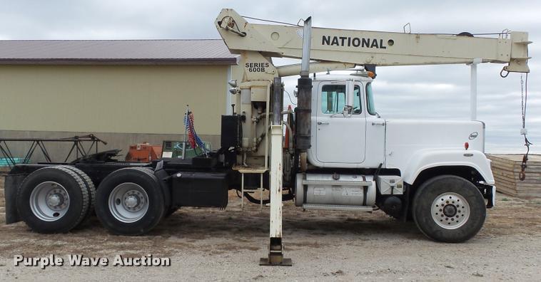 image for item K8102 1989 Mack RW713 crane truck
