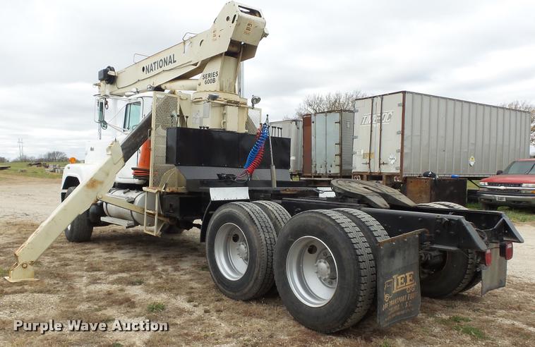 image for item K8102 1989 Mack RW713 crane truck