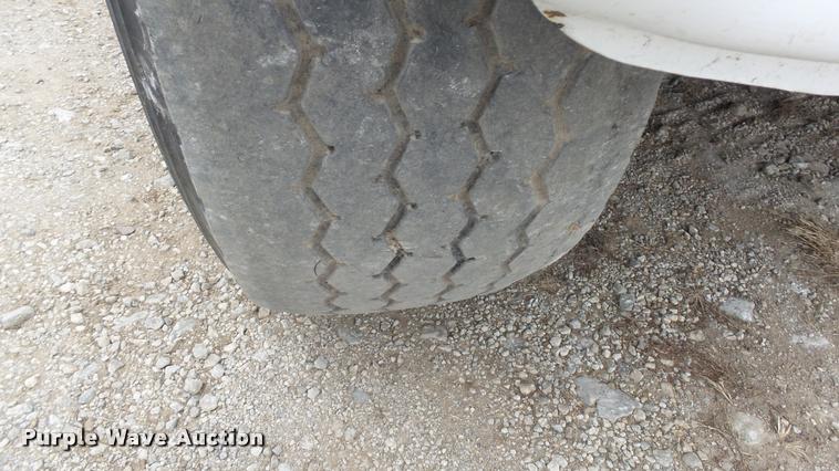 image for item K8102 1989 Mack RW713 crane truck