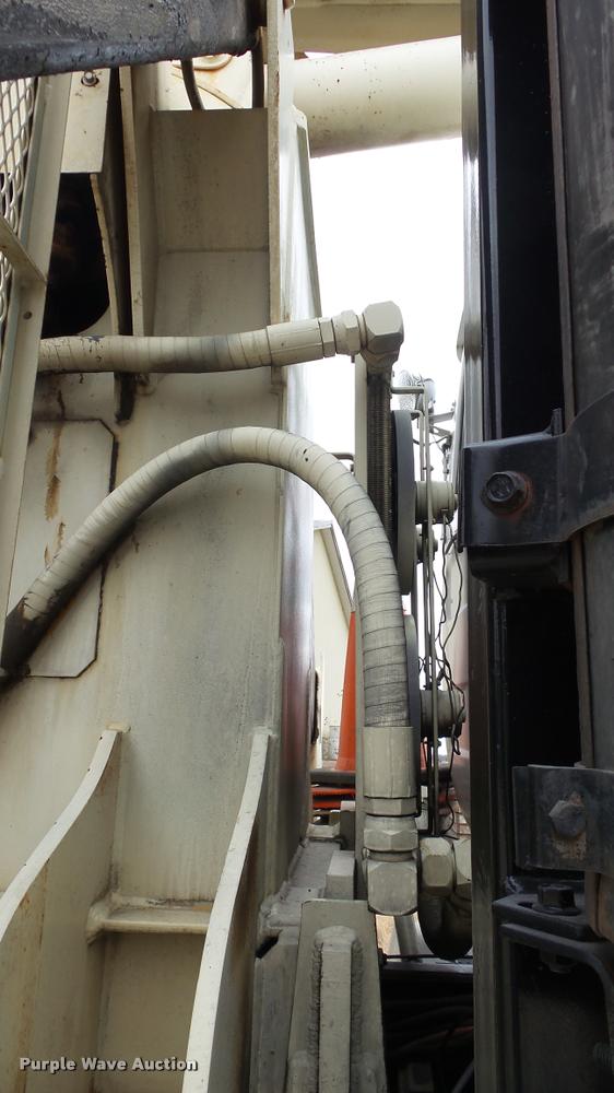 image for item K8102 1989 Mack RW713 crane truck