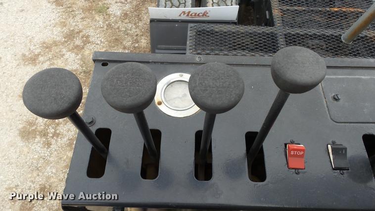 image for item K8102 1989 Mack RW713 crane truck