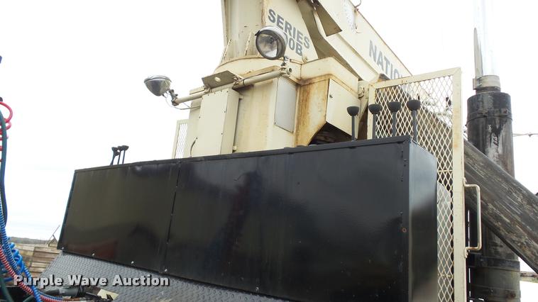 image for item K8102 1989 Mack RW713 crane truck