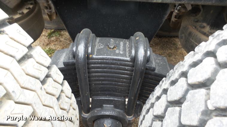 image for item K8102 1989 Mack RW713 crane truck