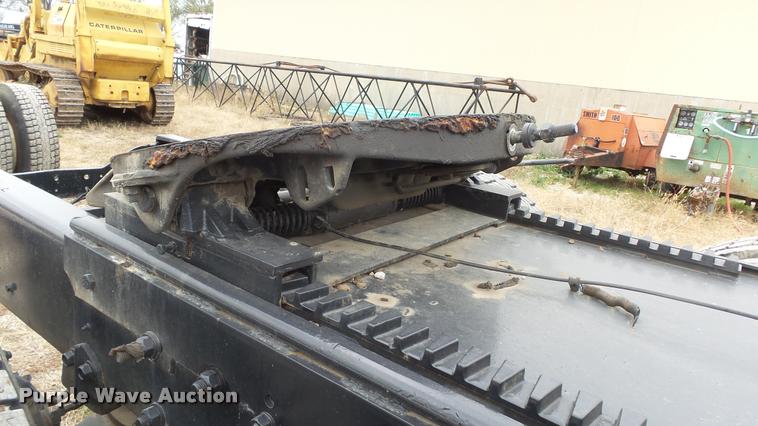 image for item K8102 1989 Mack RW713 crane truck