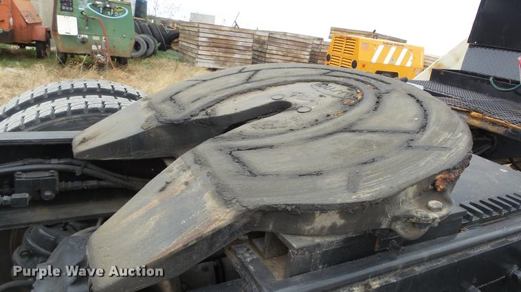 image for item K8102 1989 Mack RW713 crane truck