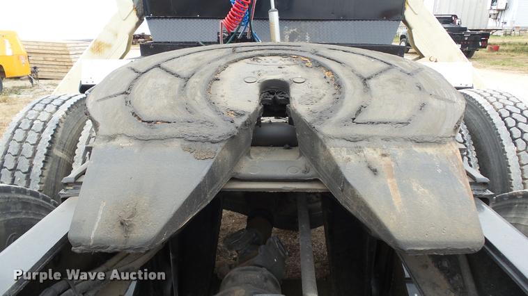 image for item K8102 1989 Mack RW713 crane truck