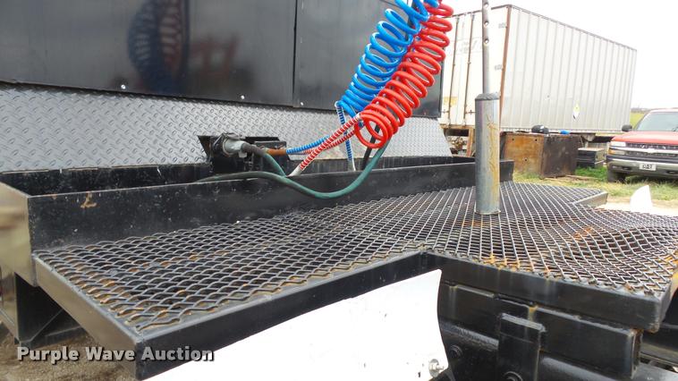 image for item K8102 1989 Mack RW713 crane truck