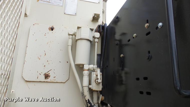 image for item K8102 1989 Mack RW713 crane truck