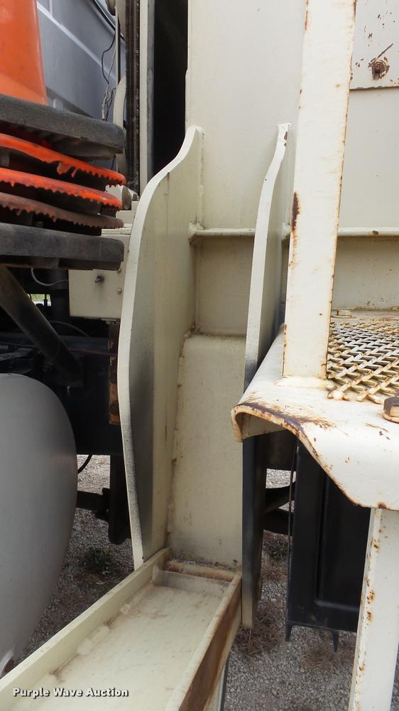 image for item K8102 1989 Mack RW713 crane truck