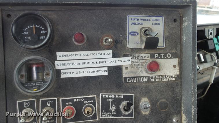 image for item K8102 1989 Mack RW713 crane truck