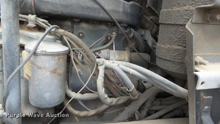 image for item K8102 1989 Mack RW713 crane truck