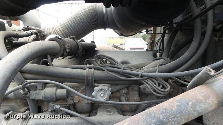 image for item K8102 1989 Mack RW713 crane truck