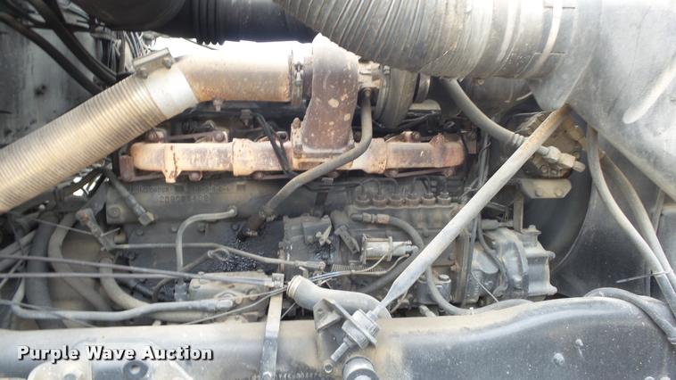 image for item K8102 1989 Mack RW713 crane truck