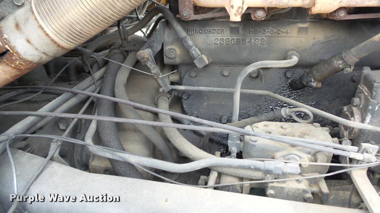 image for item K8102 1989 Mack RW713 crane truck