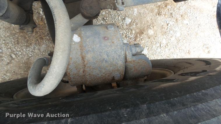 image for item K8102 1989 Mack RW713 crane truck