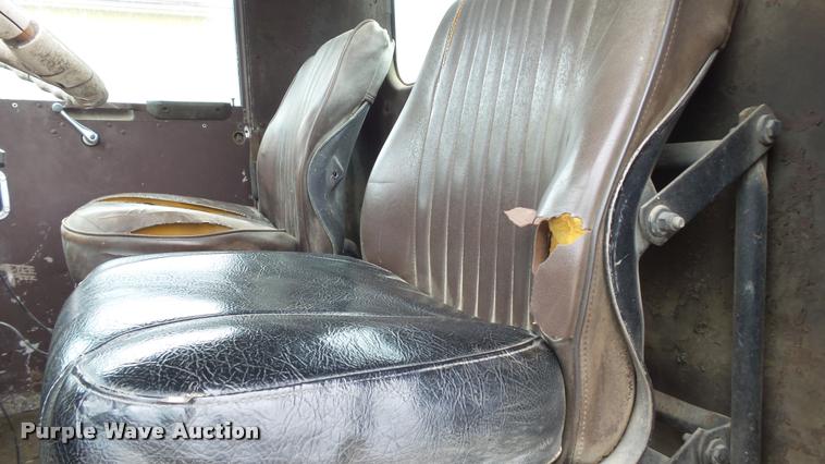 image for item K8103 1972 Kenworth T923 semi truck