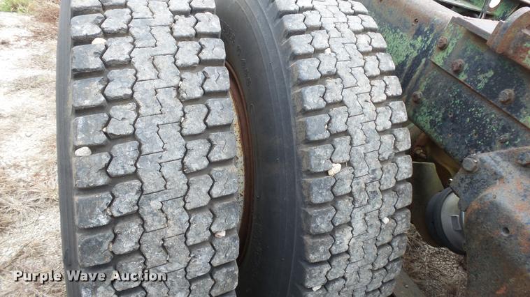 image for item K8103 1972 Kenworth T923 semi truck