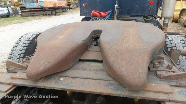 image for item K8103 1972 Kenworth T923 semi truck