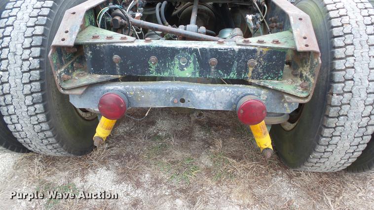 image for item K8103 1972 Kenworth T923 semi truck