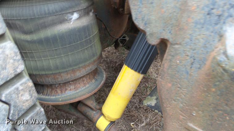 image for item K8103 1972 Kenworth T923 semi truck