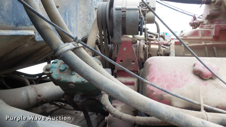 image for item K8103 1972 Kenworth T923 semi truck