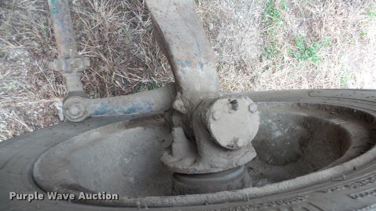 image for item K8103 1972 Kenworth T923 semi truck