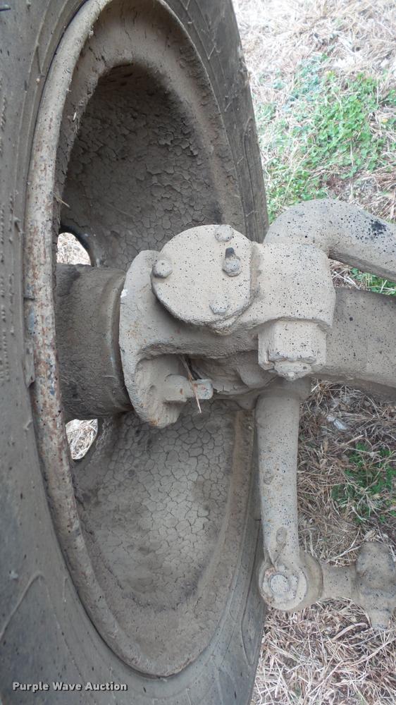 image for item K8103 1972 Kenworth T923 semi truck