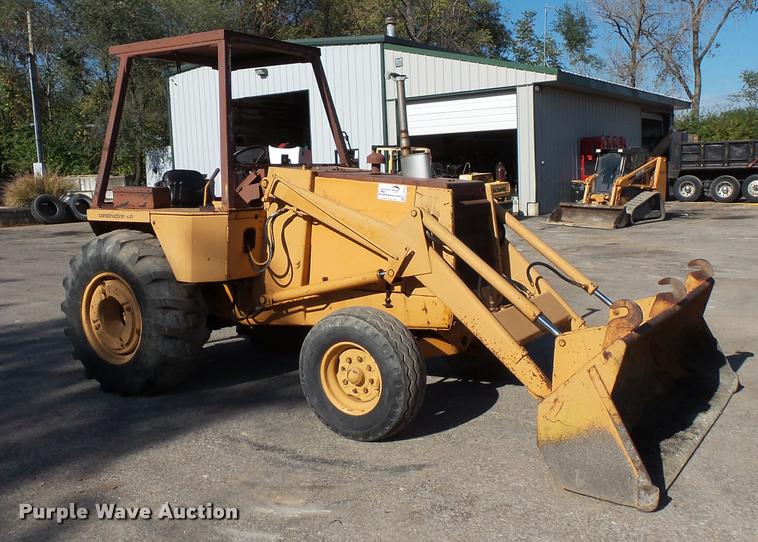 image for item L3572 1983 Case 480D landscape tractor