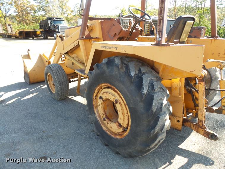 image for item L3572 1983 Case 480D landscape tractor