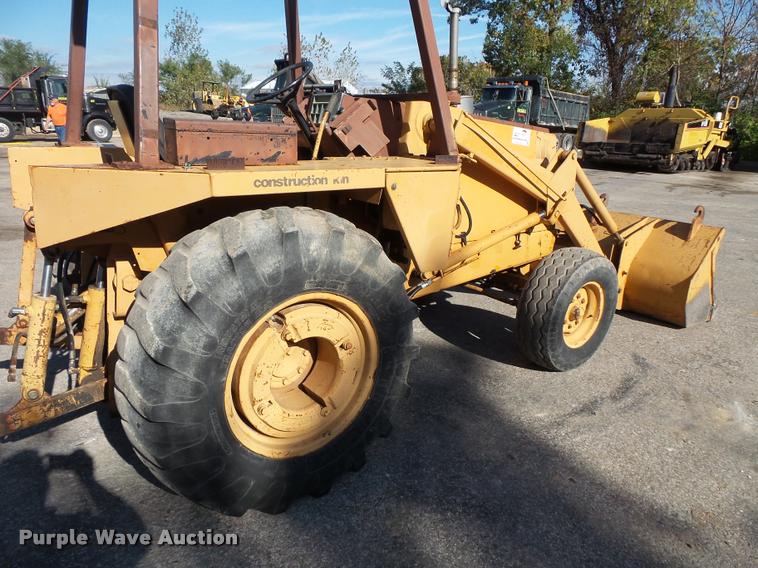image for item L3572 1983 Case 480D landscape tractor