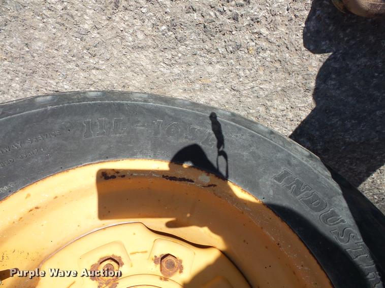 image for item L3572 1983 Case 480D landscape tractor