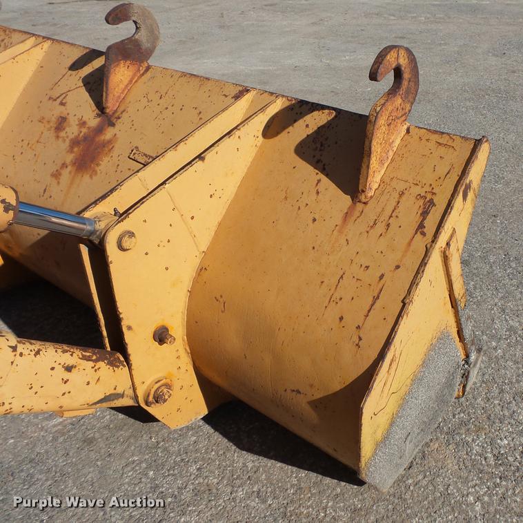 image for item L3572 1983 Case 480D landscape tractor