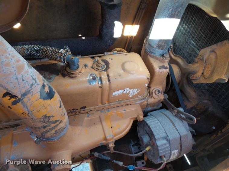 image for item L3572 1983 Case 480D landscape tractor